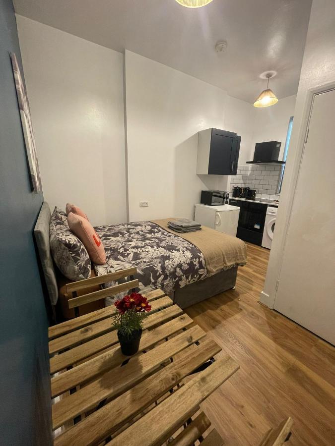 Wonderful Fully-Equipped Studio Near Central London 8 Bagian luar foto