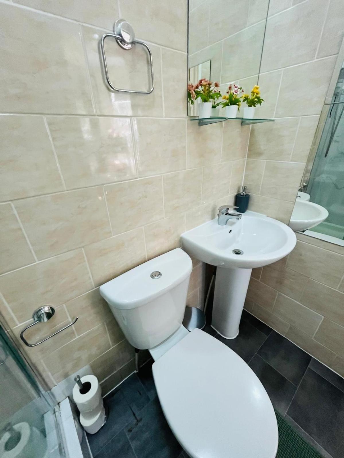 Wonderful Fully-Equipped Studio Near Central London 8 Bagian luar foto